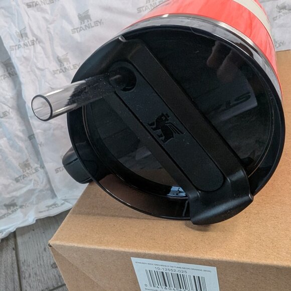 Stanley, Quencher H2.0 Flowstate™ Tumbler, 40oz, Neon Orange, New & Auth in Box - Picture 4 of 6